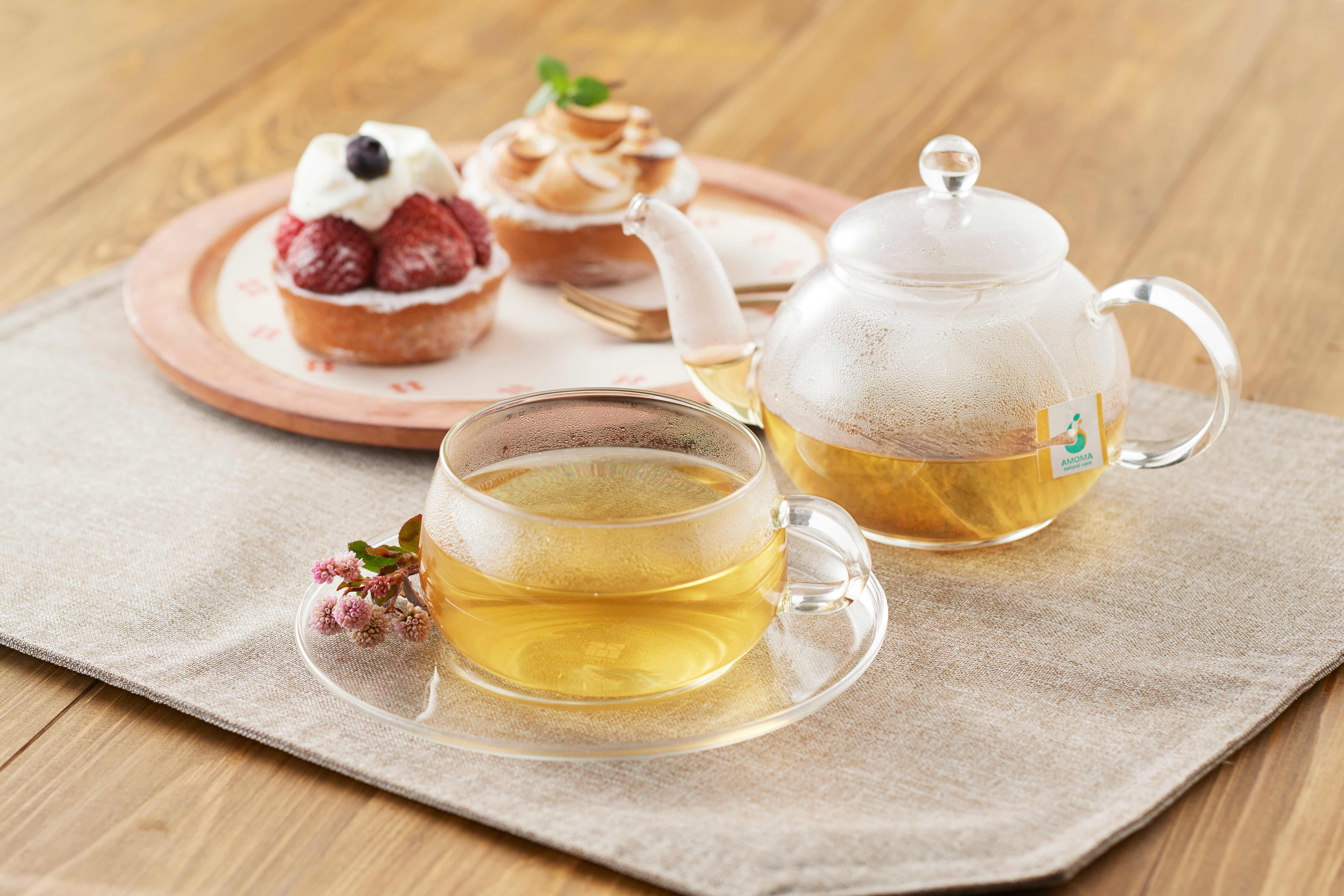 ミルクスルーブレンド ハーブティーとスイーツ